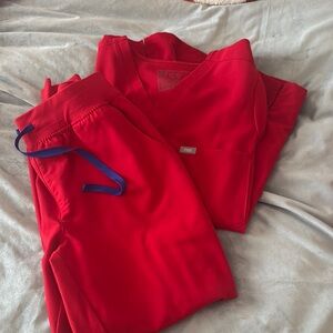 FIGS USA red Medium Petite scrub jogger set